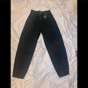 Brand new High Waisted Tapered Jeans size US 4
